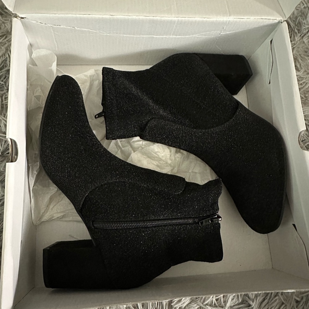 Elegant Black Ankle Boots